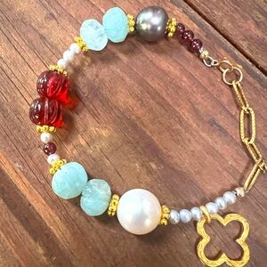 Handmade quartz and aquamarine pearl bracelet with clover charm, 7.5”